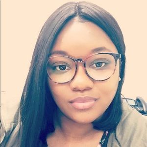 Meet your Posher, Clarissa